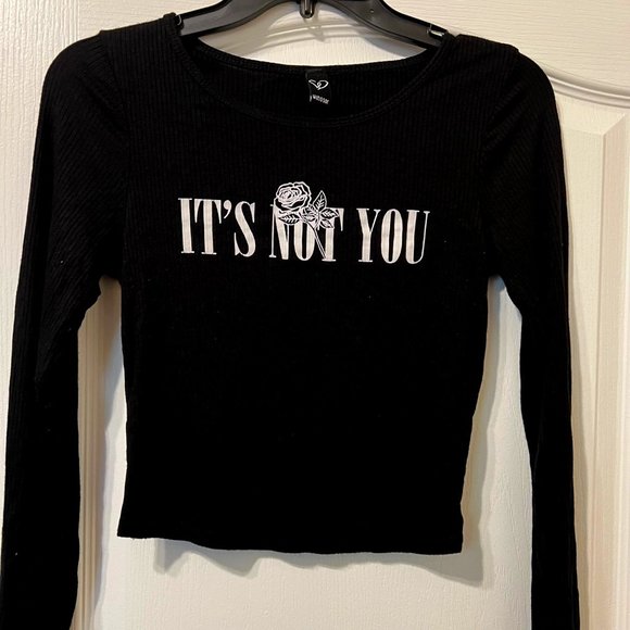 Windsor Tops - Windsor-It's Not You blank and white crop vintage top